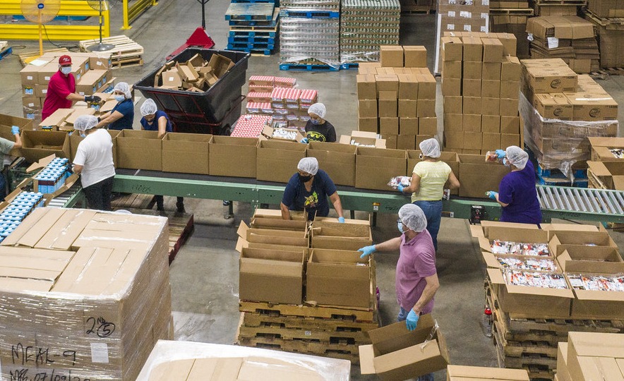 Сменная работа на производственной линии