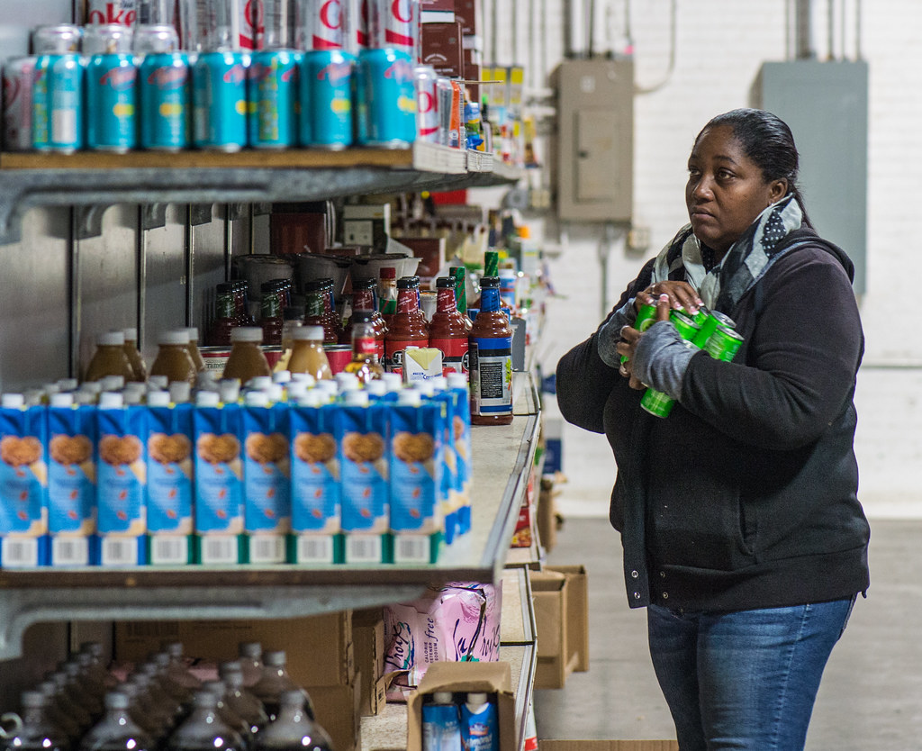 Сортировка и сбор товаров на складе